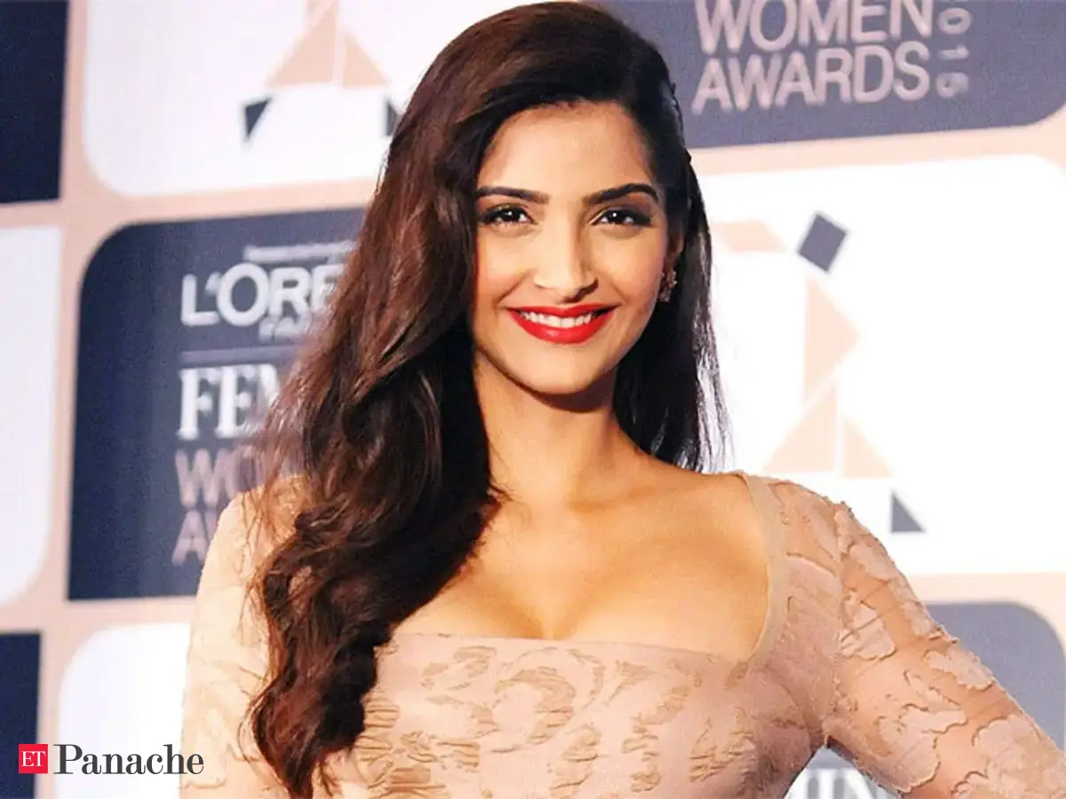 I Am Happy To Be Single Says Sonam Kapoor The Economic Times