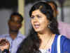 Pankaja Munde in spot after man seen carrying her slippers