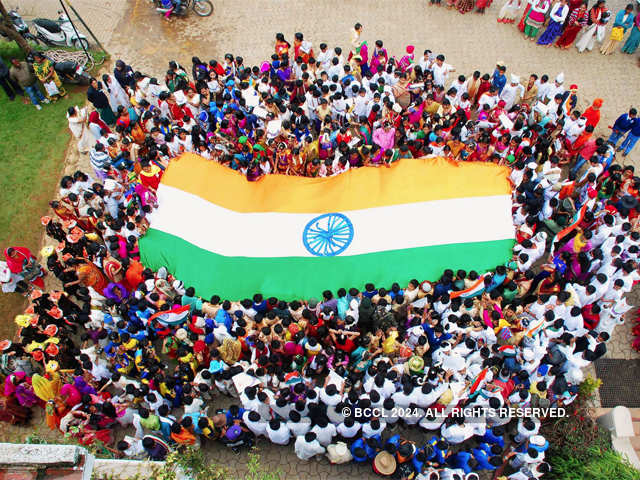 Students form tricolour in Ooty
