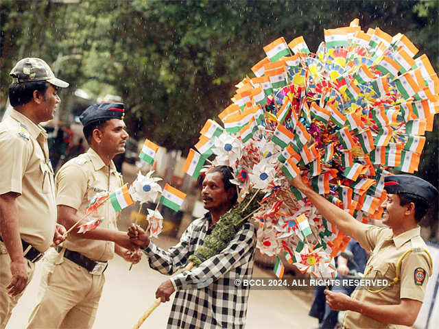 Maharashtra Police buys flags