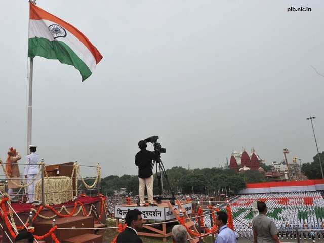 PM Modi saluting after unfurling the Tricolour glag