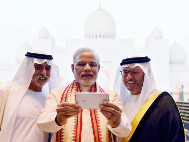 Indian PM Narendra Modi with Sheikh Hamdan & UAE Minister