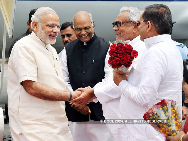 Bihar Governor & CM welcome Prime Minister