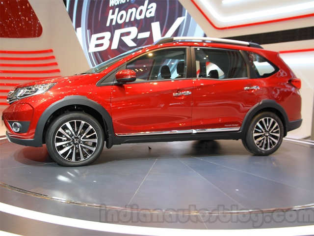 7-seat crossover vehicle