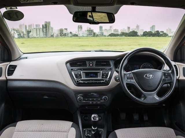 Elite i20: Interior