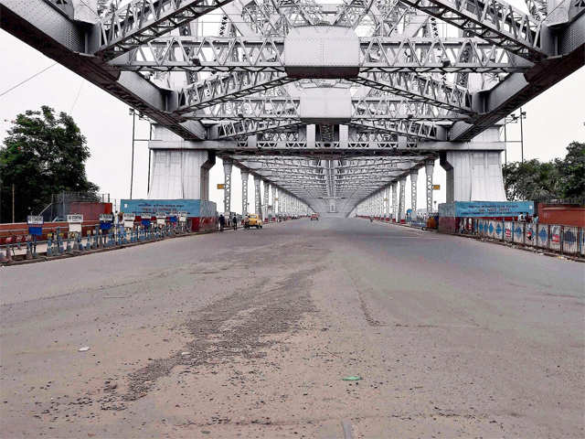 Deserted Howrah bridge d