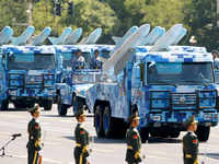 China holds huge military parade to commemorate WWII victory