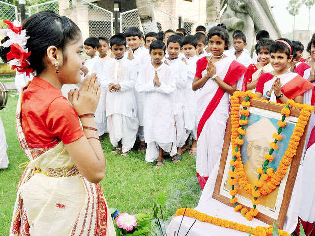 Students pay tribute to Dr Sarvepalli Radhakrishnan