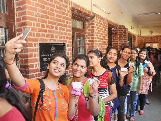 Students cast votes during DU elections