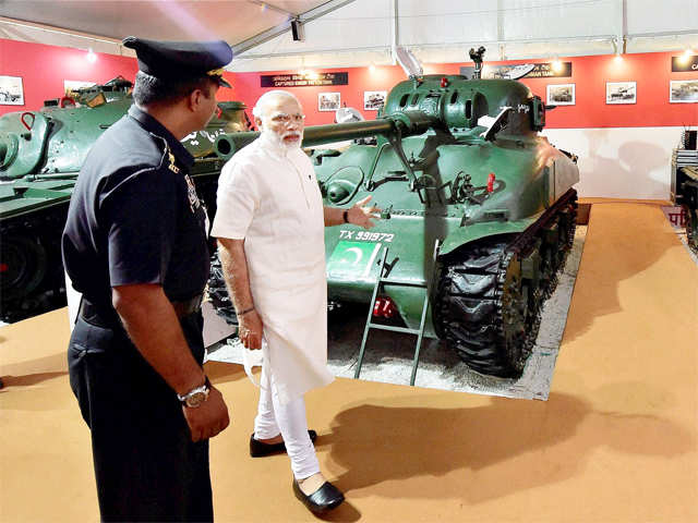 PM Modi poses with captured Pakistani tanks