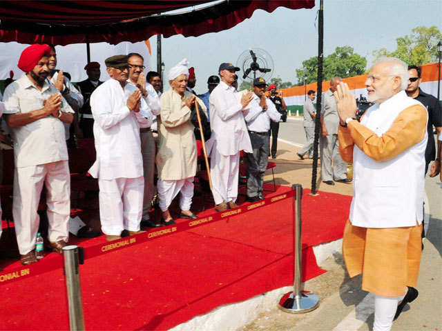 PM Modi meets war veterans