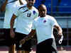 Delhi Dynamos coach Roberto Carlos suffers finger fracture