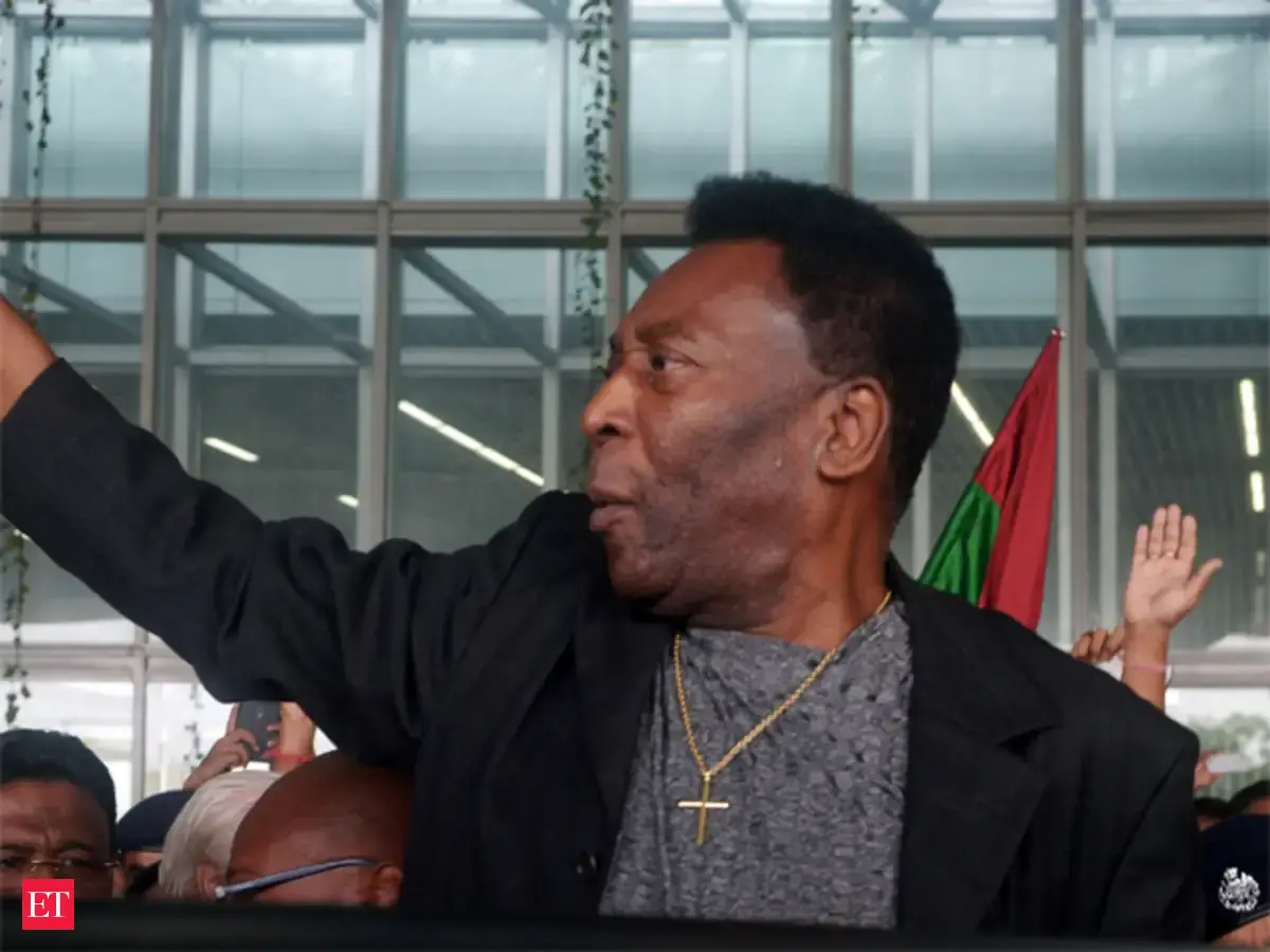Pele's last visit was 38 years ago - Pele arrives in Kolkata to rousing ...