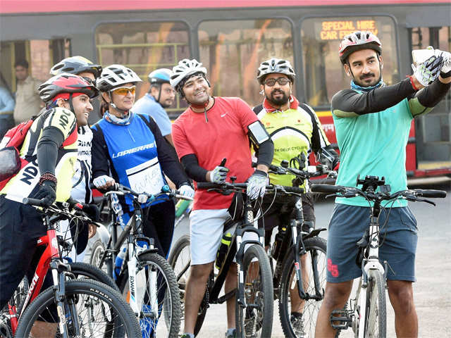 Cycle rally on car-free day