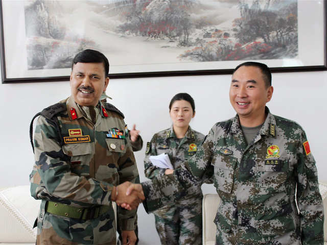 ​Senior Indian and Chinese soldiers
