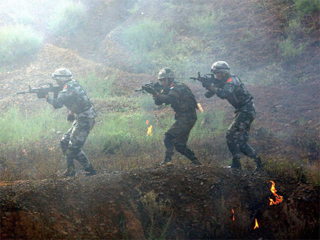 ​Indian and Chinese troops conducting anti-terrorist training