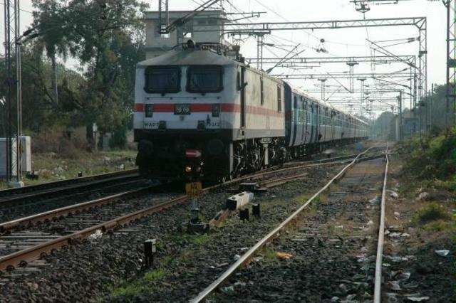 India's fastest train Gatimaan Express to become operational by March 2016