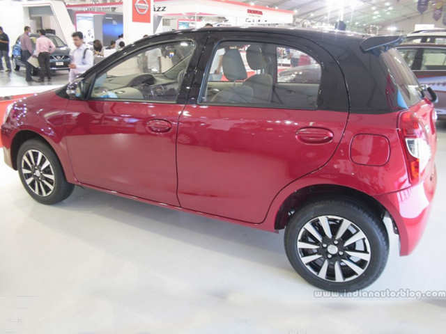 Toyota etios deals liva alloy wheels