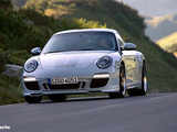 911 comes with a six-speed manual gearbox