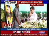 Rahul Gandhi attending YSR's funeral