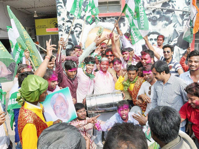 Dacing supporters of JD(U)