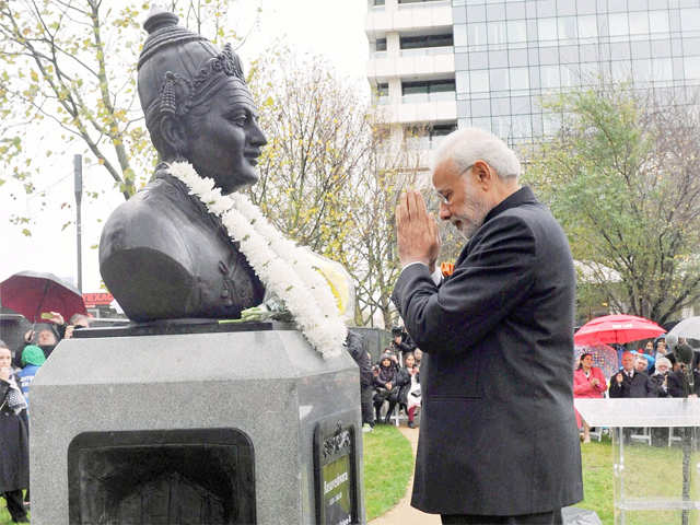 PM unveils Basaveshwara statue