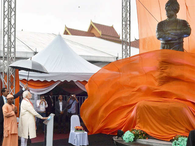 Modi unveiling statue of Swami Vivekananda