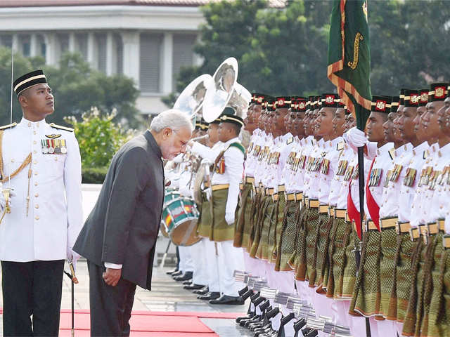 PM Modi inspecting guard of honor