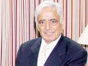 Pakistani flag hoisted on J&K CM Mufti Mohammad Sayeed's ancestral house