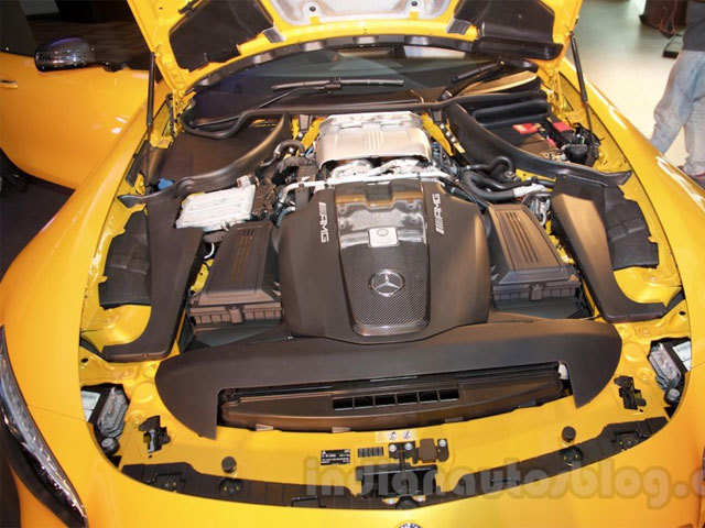 4.0-liter twin turbo V8 engine