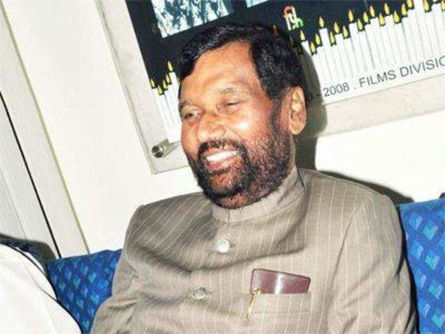 Nitish Kumar government will fall in a year, claims Ram Vilas Paswan