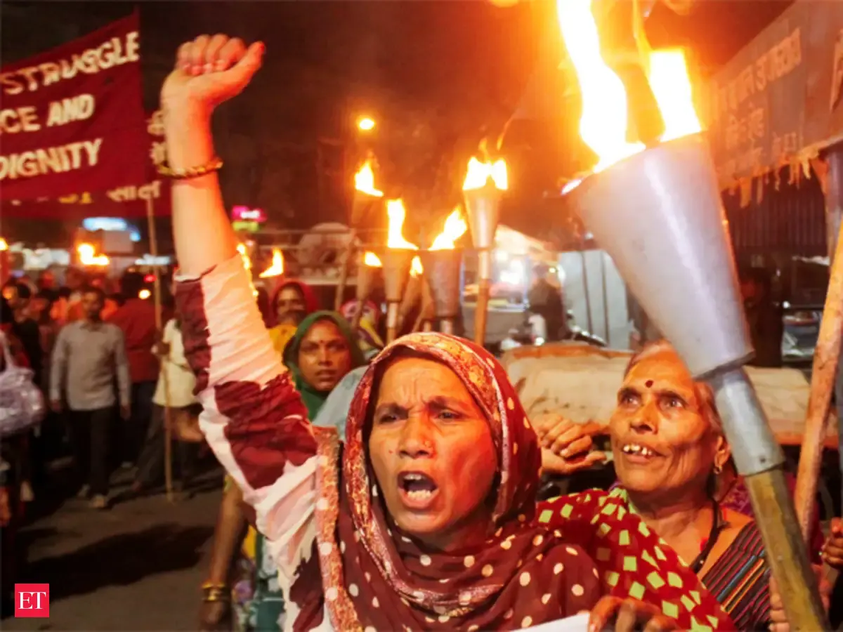 Worst industrial disaster - Hundreds march in Bhopal ahead of 1984 gas ...