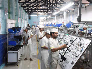 M&M & Minda group forge joint venture in Yerwada jail, employ convicts