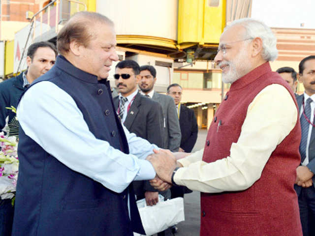 Narendra Modi with Nawaz Sharif - Choicest images: PM Narendra Modi's  surprise visit to Pakistan | The Economic Times