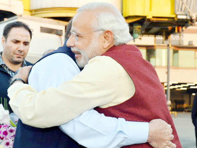 Narendra Modi greeted by Nawaz Sharif