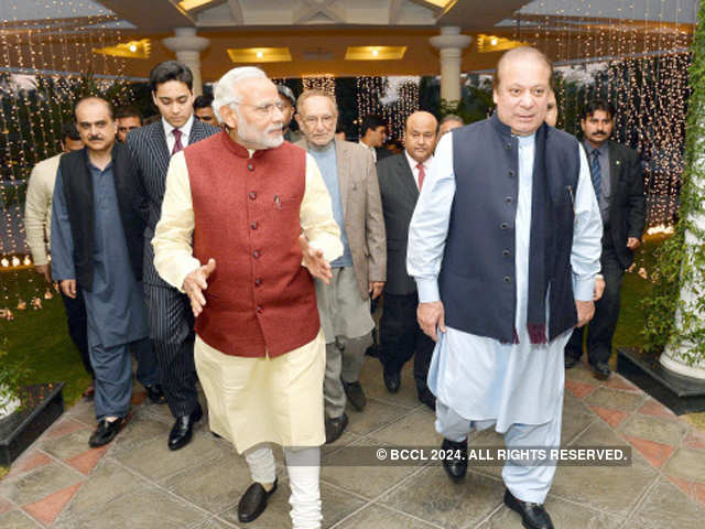 Modi visits Nawaz Sharif's home