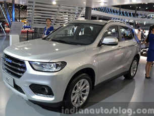 Compact SUV Haval H2 with piano-lacquer finish