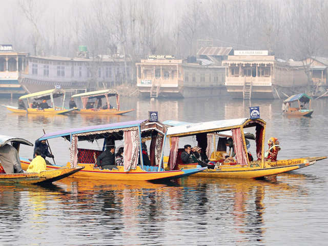 Tourists in Srinagar