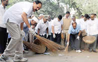 Karnataka CM Siddaramaiah criticises Swachh Bharat cess