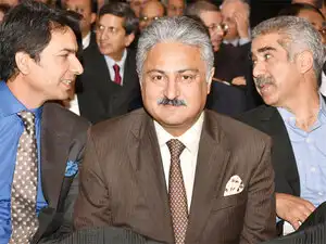 The court approved the appointment of Sudhanshu Batra as mediator to help resolve the issue that arose upon the termination of Kapoor’s services from India’s second-largest handset maker. The court approved the appointment of Sudhanshu Batra as mediator to help resolve the issue that arose upon the termination of Kapoor’s services from India’s second-largest handset maker.