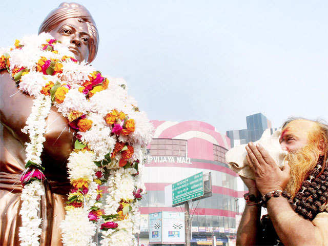 Priest pays tribute to Swami Vivekananda