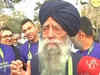 104-year-old Fauja Singh participates in Mumbai Marathon
