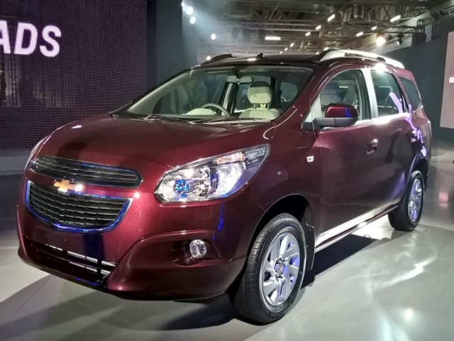 Chevrolet Spin showcased at Auto Expo 2016
