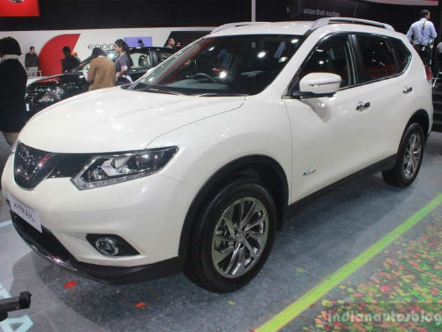 Rivals Honda CR-V and Hyundai Santa Fe