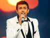 Dr. D's mid-air advice for Sonu Nigam: Don't croon, just chill!