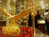 Hawk-shaped golden figurine