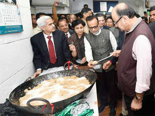 Printing of Budget 2016 document begins with 'halwa' ceremony