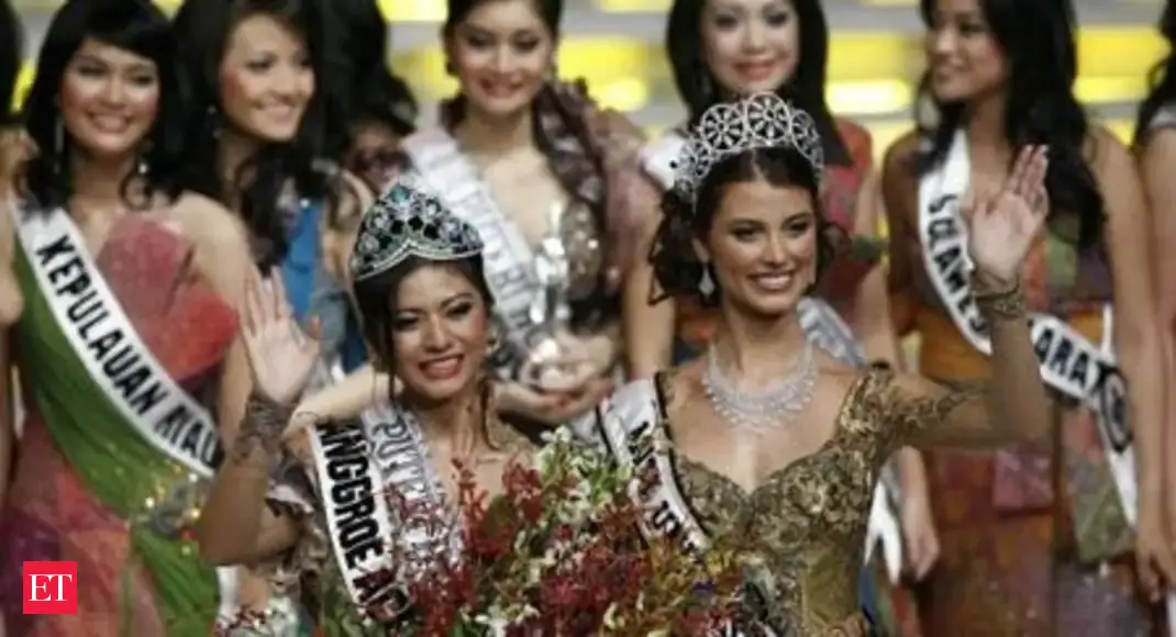 Miss Indonesia with Stefania and others The Economic Times