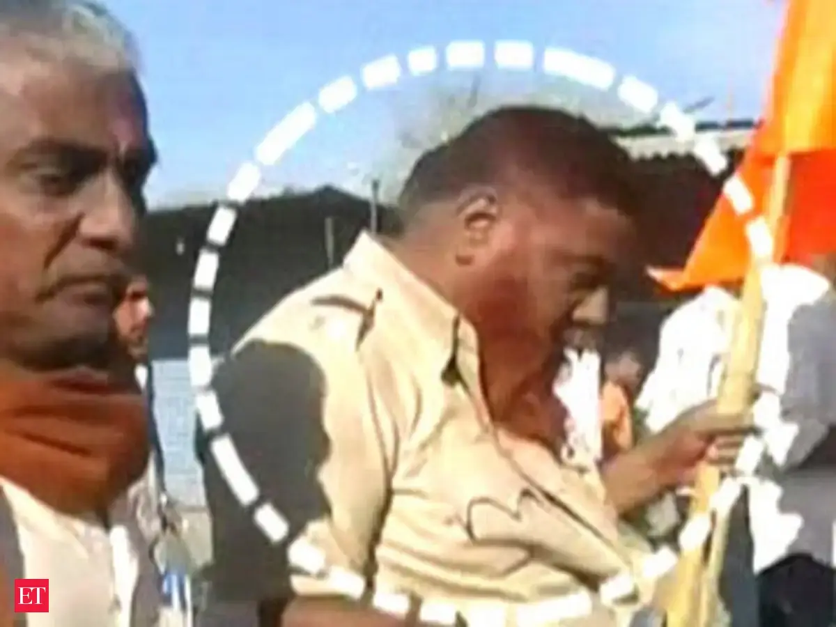 Cop on duty beaten up, paraded in Maharashtra - The Economic Times ...