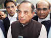 Congress attacks Subramanian Swamy's cavalcade with eggs, ink